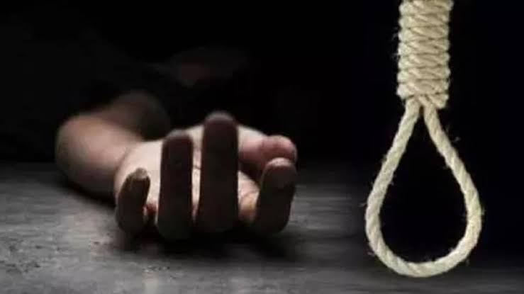 ग्रिड स्टेशन परिसर में एक बिजली कर्मचारी ने फांसी लगाकर आत्महत्या कर ली